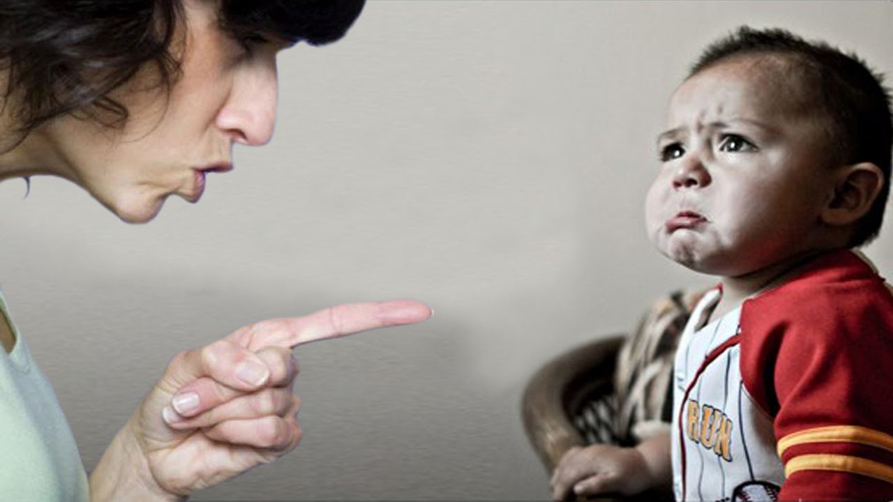 4 výchovné chyby, které podle psychologů vedou k tomu, že děti neposlouchají své rodiče