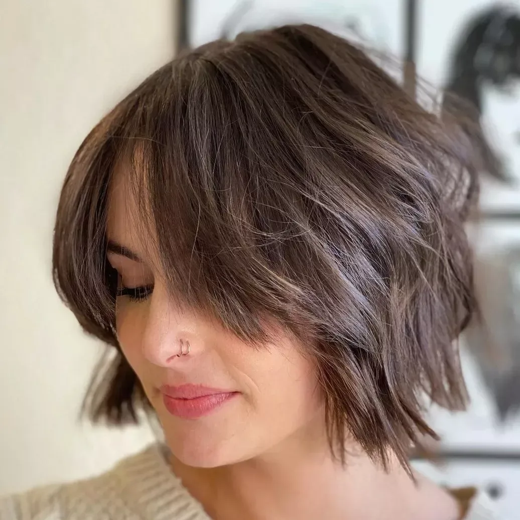 Trendy účes, který promění poškozené vlasy a dodá jim „anti-ageing“ vzhled: celebrity, které se pro něj rozhodly